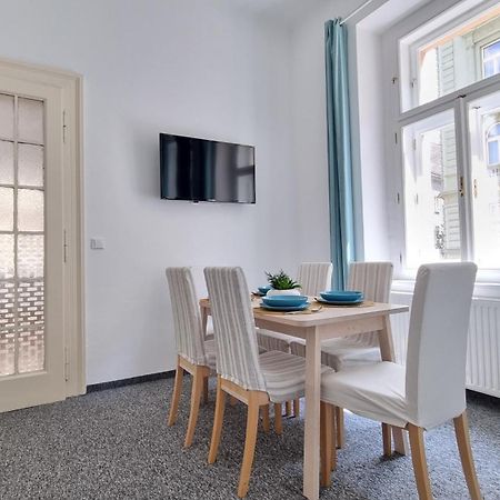 Finnem Rentals Tyrsova Praha Eksteriør bilde