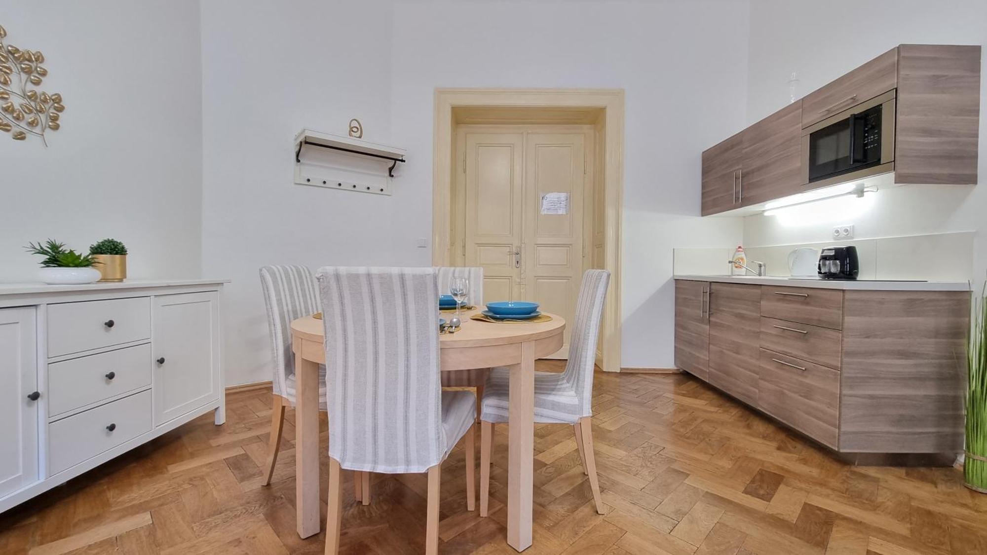 Finnem Rentals Tyrsova Praha Eksteriør bilde